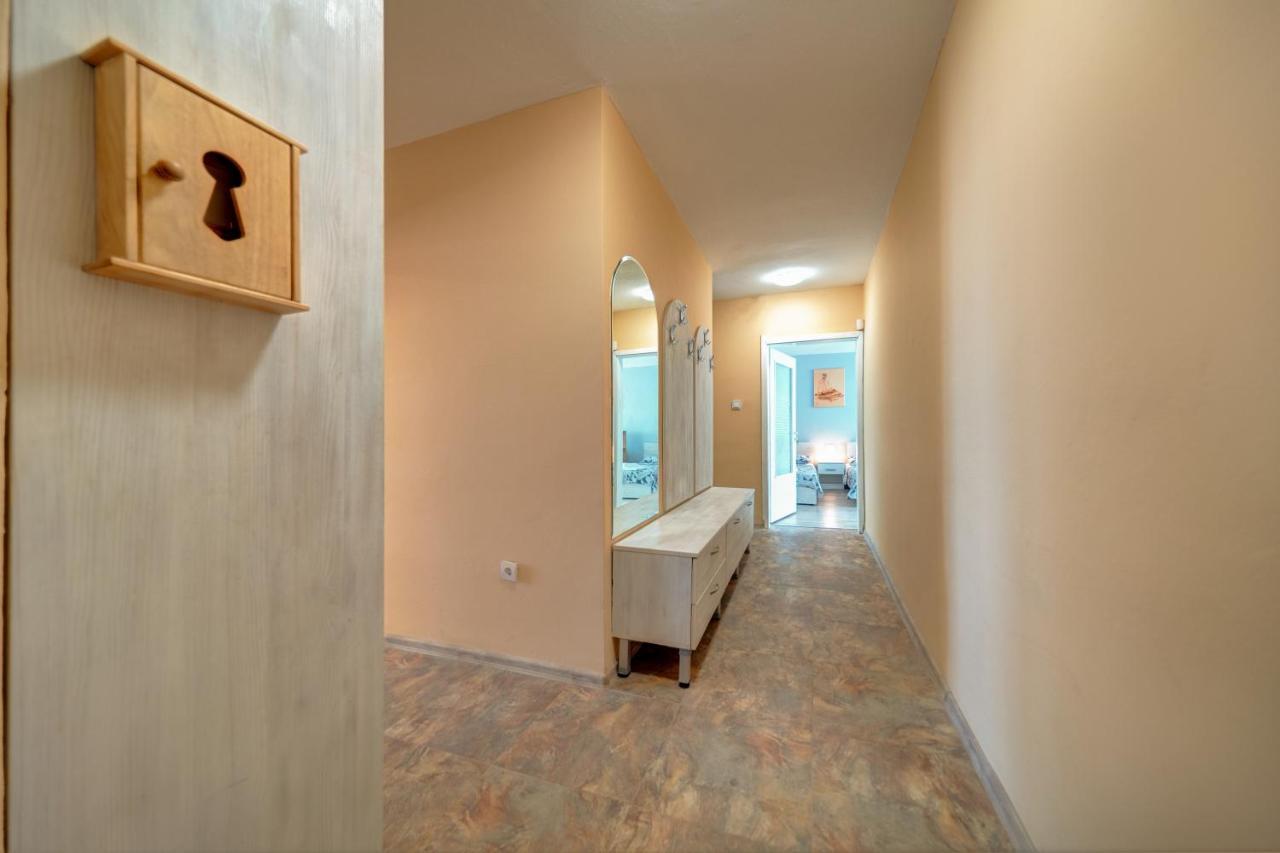 Daisy - 3 Room And Kitchen Apartment In Lazur Burgas Esterno foto